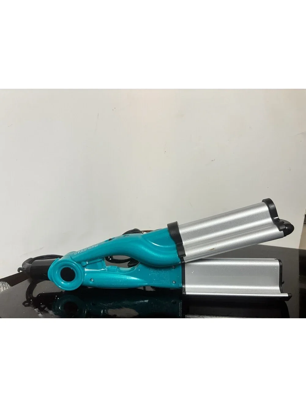 Bed Head TIGI Wave Artist Tested 3 Waving Iron Beach Hair Crimper Teal Ceramic